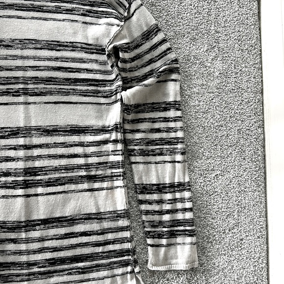 Chaser Long Sleeve Fringe Hem Top - Picture 4 of 6